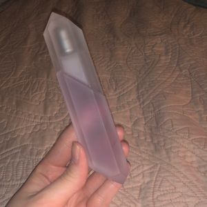 KKW CRYSTAL VIOLET EPD💜